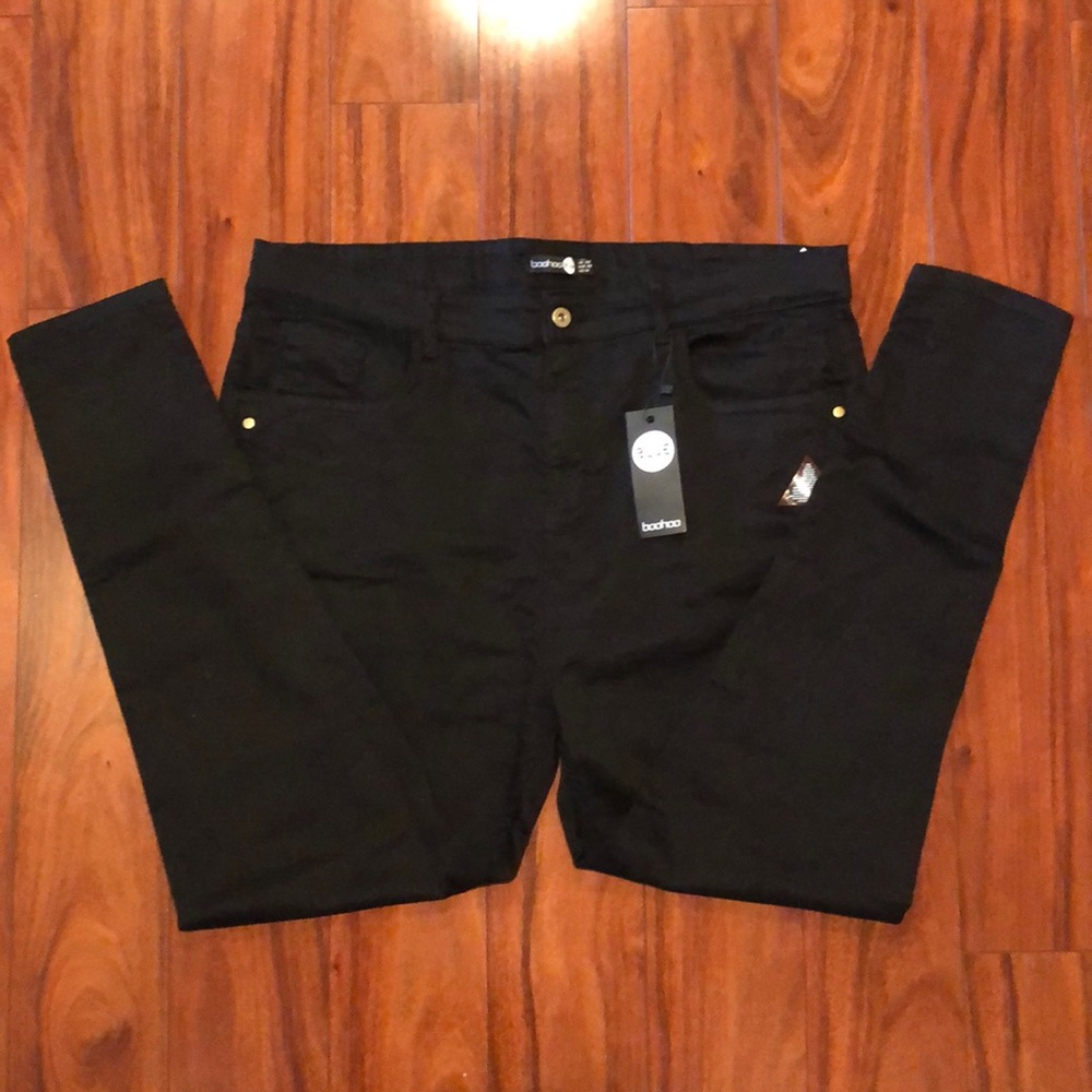 NWT Boohoo Jeans